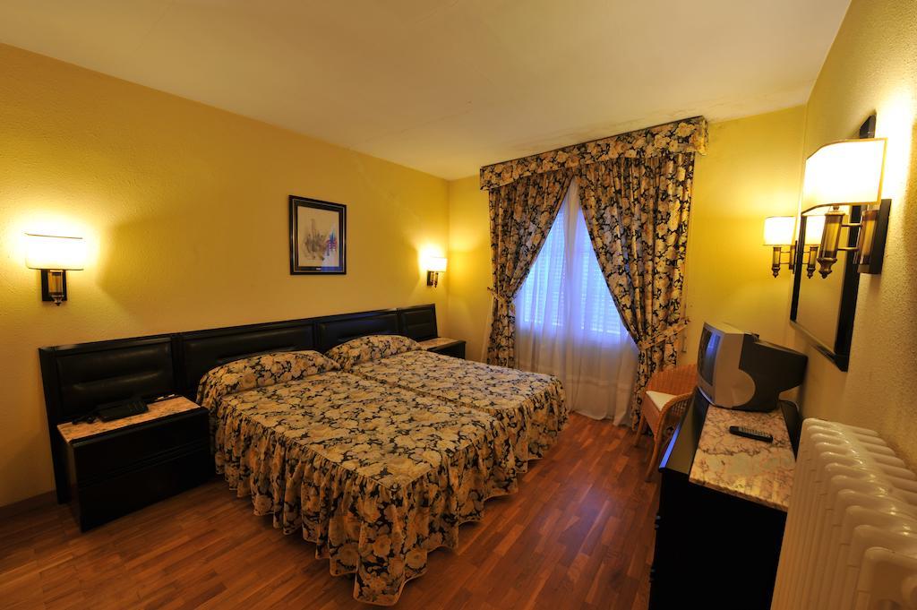 Hotel Tall De Conill Capellades Zimmer foto